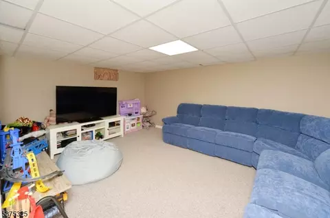 122 Balsam Rd, Wayne, NJ 07470 photo 21