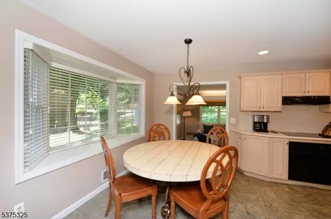 122 Balsam Rd, Wayne, NJ 07470 photo 6