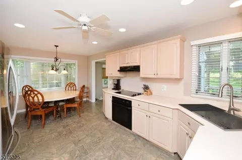 122 Balsam Rd, Wayne, NJ 07470 photo 5