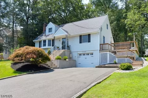 122 Balsam Rd, Wayne, NJ 07470