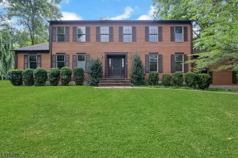 3 Briarwood Ln, Morristown, NJ 07960