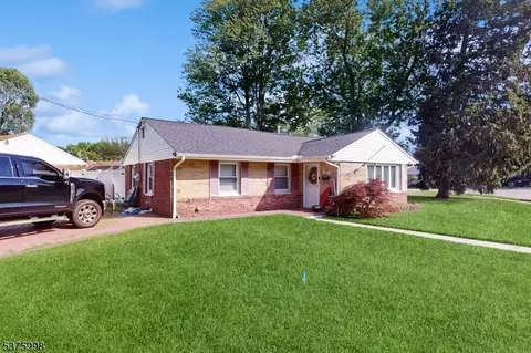 229 Old Post Rd, Edison, NJ 08817