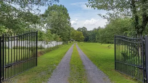 19 Allens Corner Rd, Flemington, NJ 08822