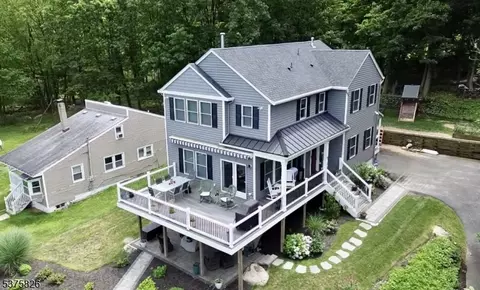 62 Nolans Point Park Rd, Lake Hopatcong, NJ 07849
