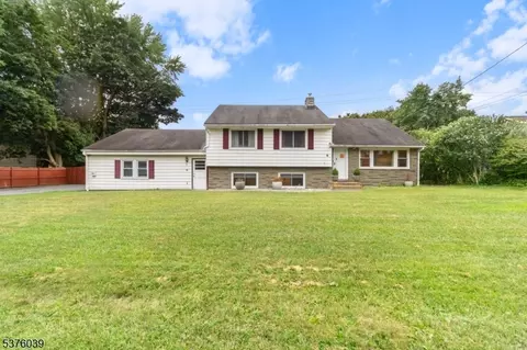 6 Barry Ln, Newton, NJ 07860