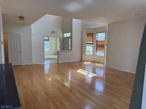 252 Levinberg Ln, Wayne, NJ 07470 photo 36