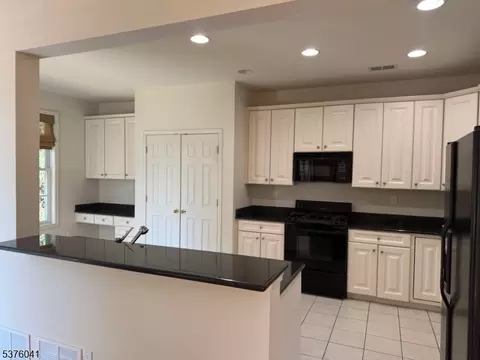 252 Levinberg Ln, Wayne, NJ 07470 photo 40