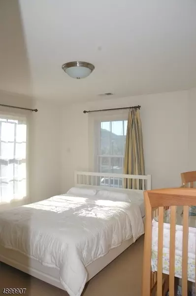 252 Levinberg Ln, Wayne, NJ 07470 photo 21