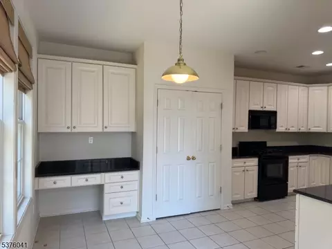 252 Levinberg Ln, Wayne, NJ 07470 photo 38