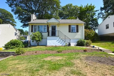 608 E Vail Rd, Landing, NJ 07850