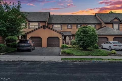 11 Manor Dr, Hillsborough, NJ 08844