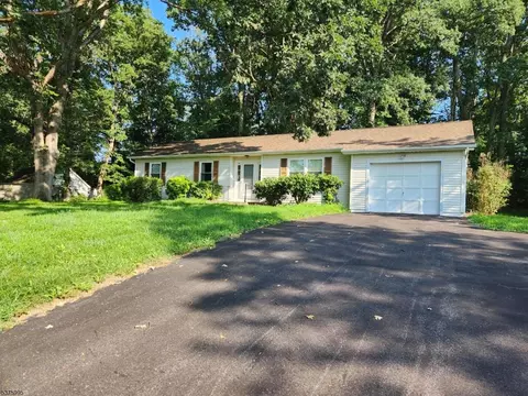 167 Asbury Anderson Rd, Phillipsburg, NJ 08865