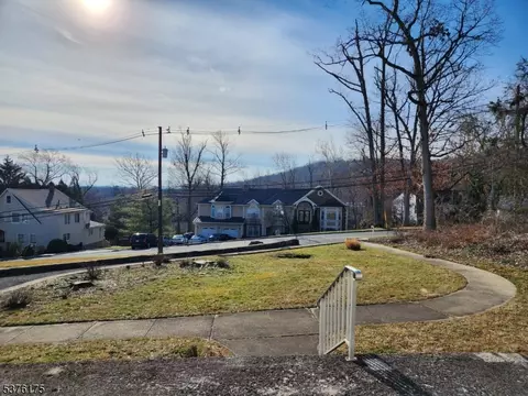 116 Johnston Dr, Watchung Boro, NJ 07069