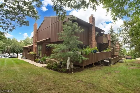 33 Highpoint #33, Cedar Grove, NJ 07009