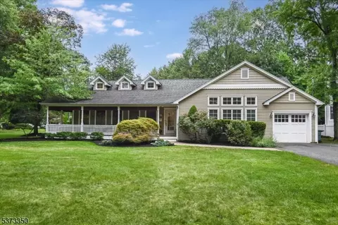 7 Chadwick Pl, Glen Rock, NJ 07452