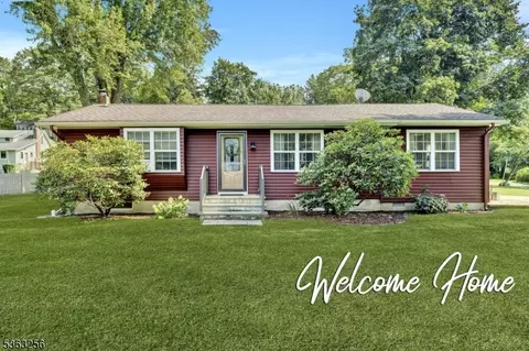 6 Center St, Belvidere, NJ 07823