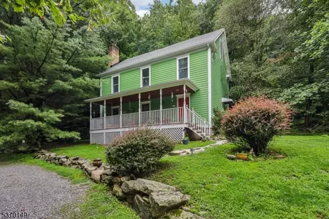 3 Sparrowbush Rd, Califon, NJ 07830