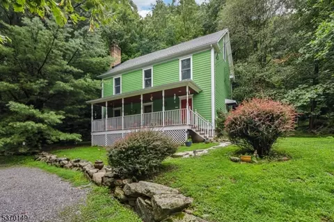 3 Sparrowbush Rd, Califon, NJ 07830