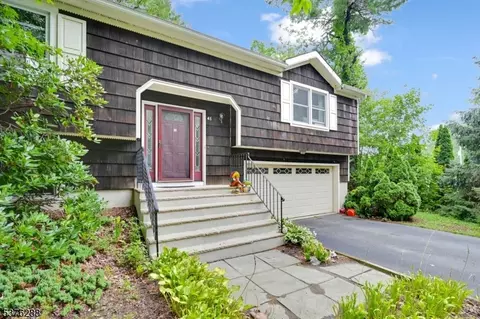 48 Bayonne Dr, West Milford Twp, NJ 07421