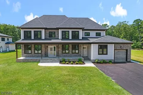 8 Haystack Ct, Howell Twp, NJ 07731