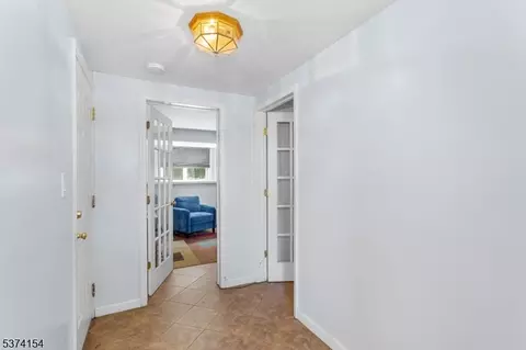84 Baldwin Ter, Wayne, NJ 07470 photo 13