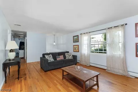 84 Baldwin Ter, Wayne, NJ 07470 photo 4