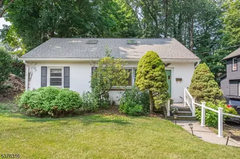 8 Ravine Ave, Caldwell, NJ 07006