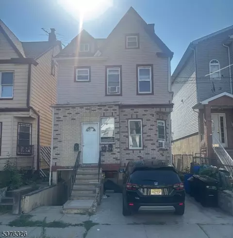 89 Oraton St, Newark, NJ 07104