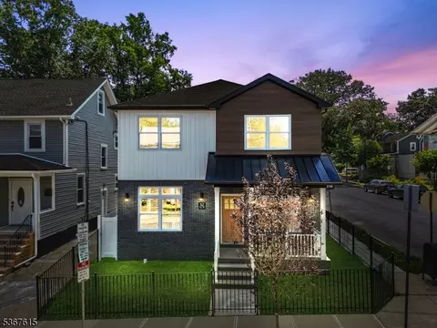 52 Ivy St, Newark, NJ 07106