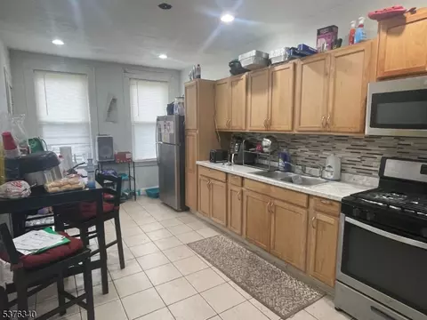 783 S 13th St #2, Newark, NJ 07108