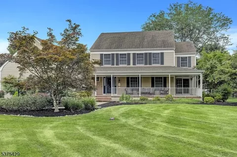 69 Carriage Trl, Belle Mead, NJ 08502
