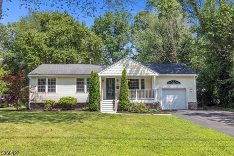 330 Mercer St, Long Hill, NJ 07980
