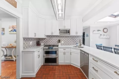 61 Willow Ave, North Plainfield, NJ 07060 photo 8