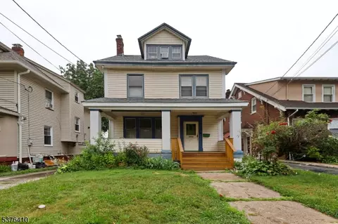 15 Albion St, Passaic, NJ 07055
