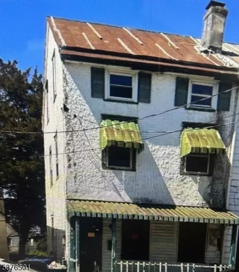 444 Saint Mary St, Burlington, NJ 08016