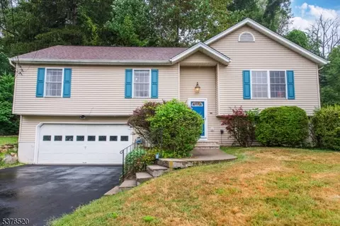 99 Vreeland Ave, Bloomingdale, NJ 07403