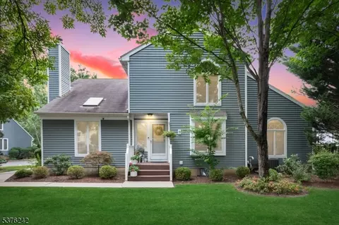 9 Meadowview Ln, Berkeley Heights, NJ 07922