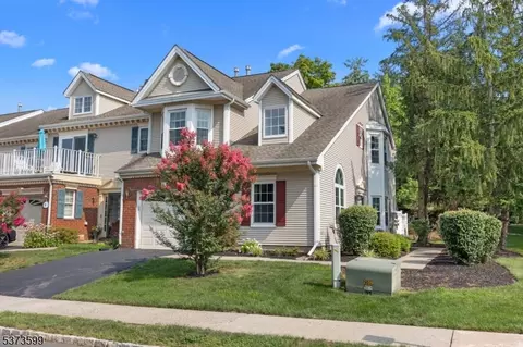 2 Sapphire Ln, Franklin Park, NJ 08823