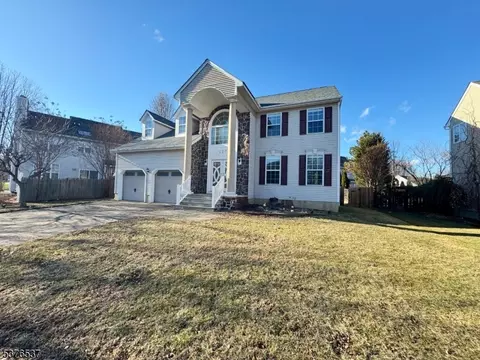 207 Natalie Dr, Phillipsburg, NJ 08865