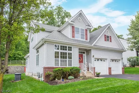 103 Ondish Ct, Mount Arlington, NJ 07856