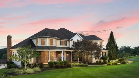 6 Windsor Way, Flemington, NJ 08822
