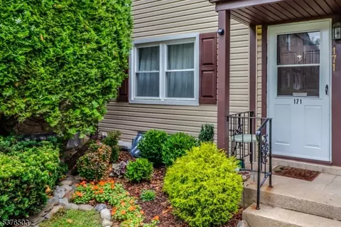 171 Rose St, Metuchen, NJ 08840