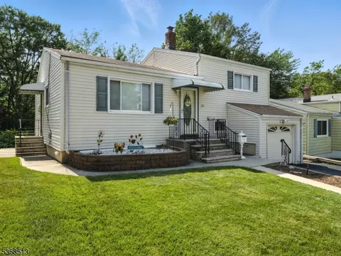 233 Fairway Ave, Belleville, NJ 07109