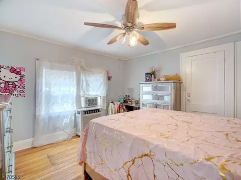 Bedroom - 73 S Maple Ave, Springfield, NJ 07081 photo 3 of 4