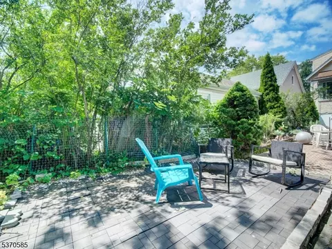 Exterior - 73 S Maple Ave, Springfield, NJ 07081 photo 4 of 7