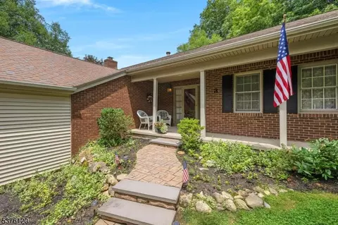 3 Sandpiper Dr, Hackettstown, NJ 07840 photo 2
