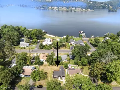 72 Springbrook Trl, Sparta, NJ 07871