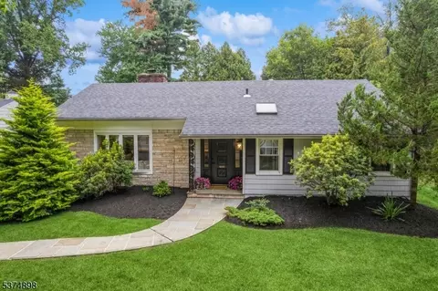1596 Radley Rd, Westfield, NJ 07090