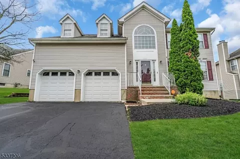 228 Natalie Dr, Phillipsburg, NJ 08865