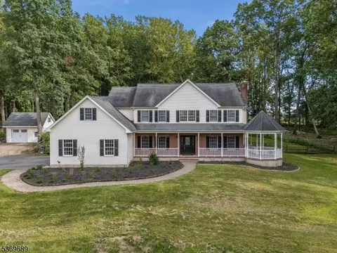 7 Berkshire Way, Milford, NJ 08848